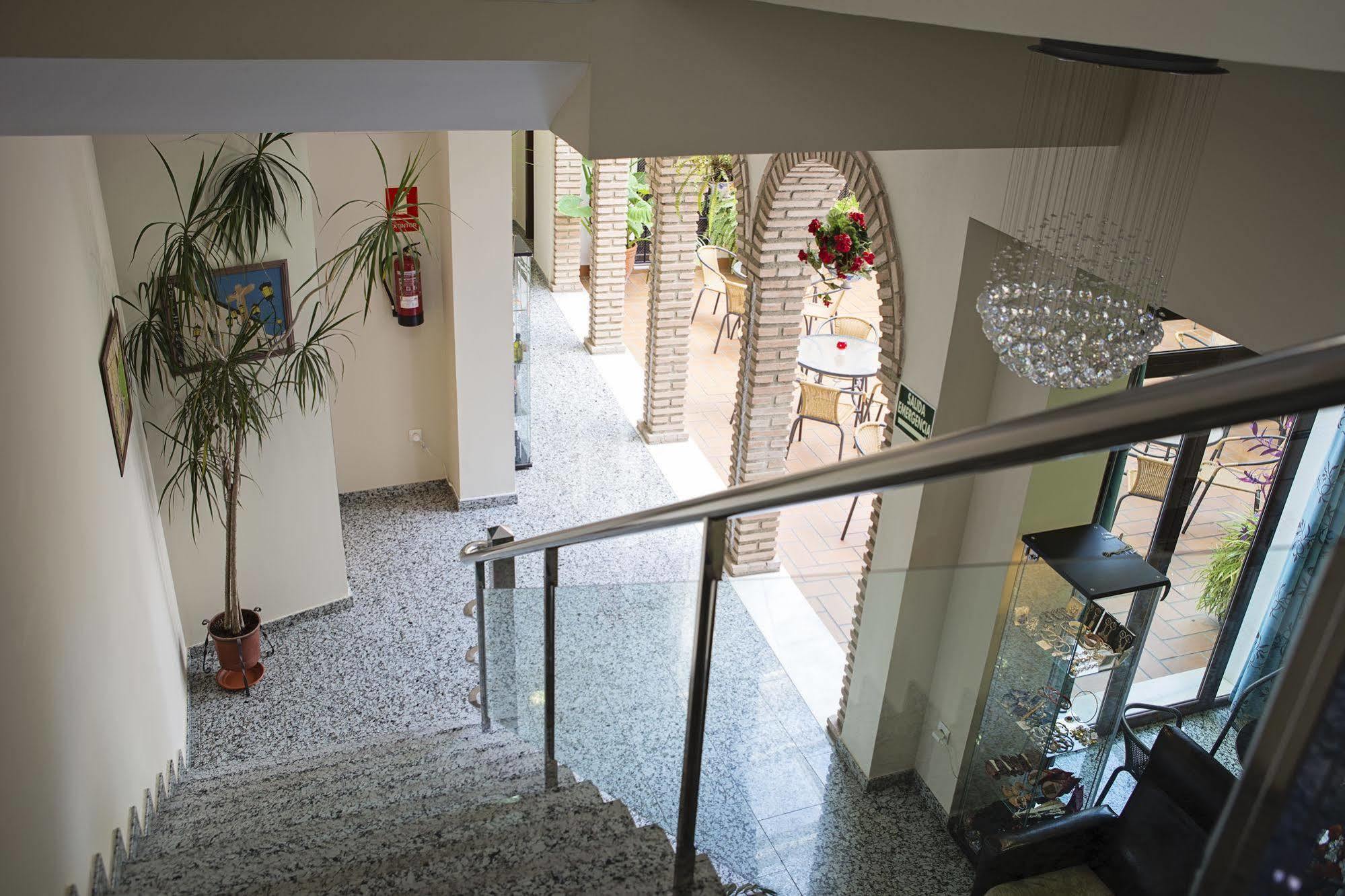 Hotel De Los Faroles Cordoue Extérieur photo